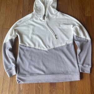 NWOT Doe & Rae Cream and Gray Waffle Stylish Hoodie
